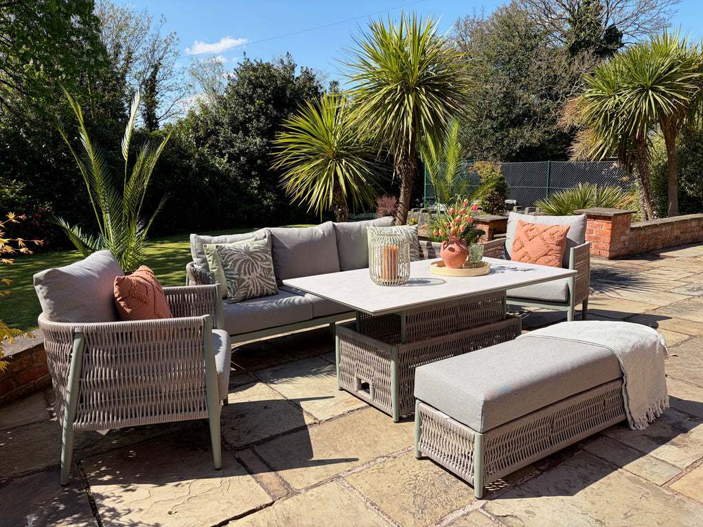 Loom Oasis Large Lounge Set with Height Adjustable Table