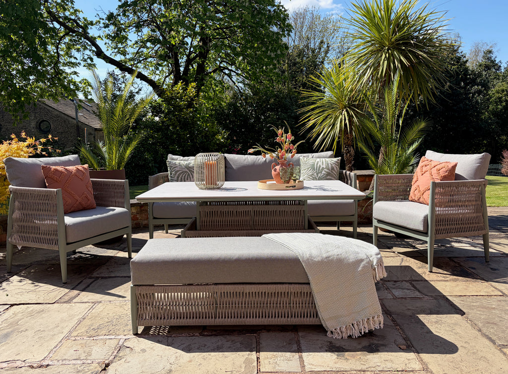 Loom Oasis Large Lounge Set with Height Adjustable Table