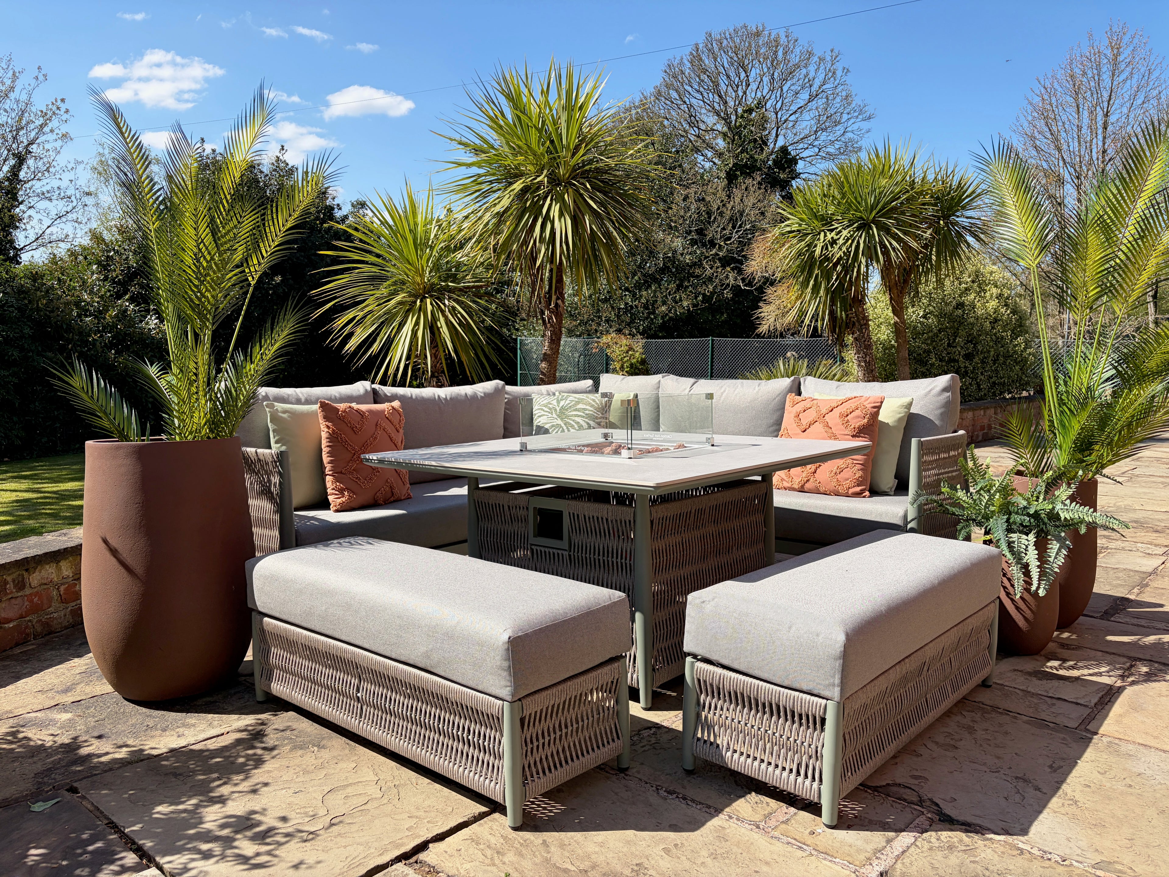 Loom Oasis Corner Firepit Set